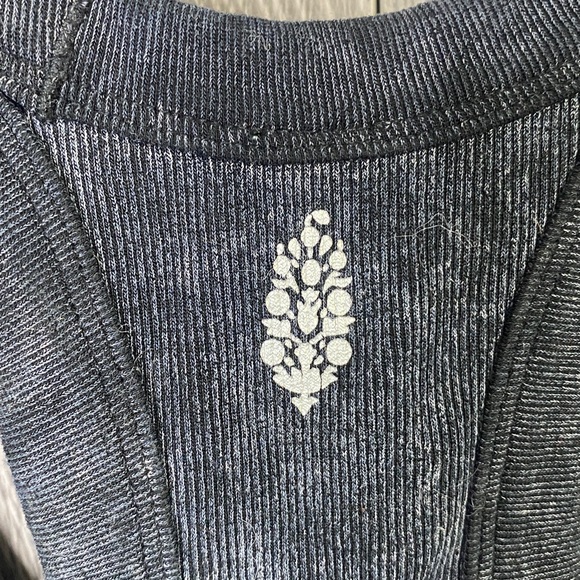 Women's Black Sports Bra - Picture 7 of 7